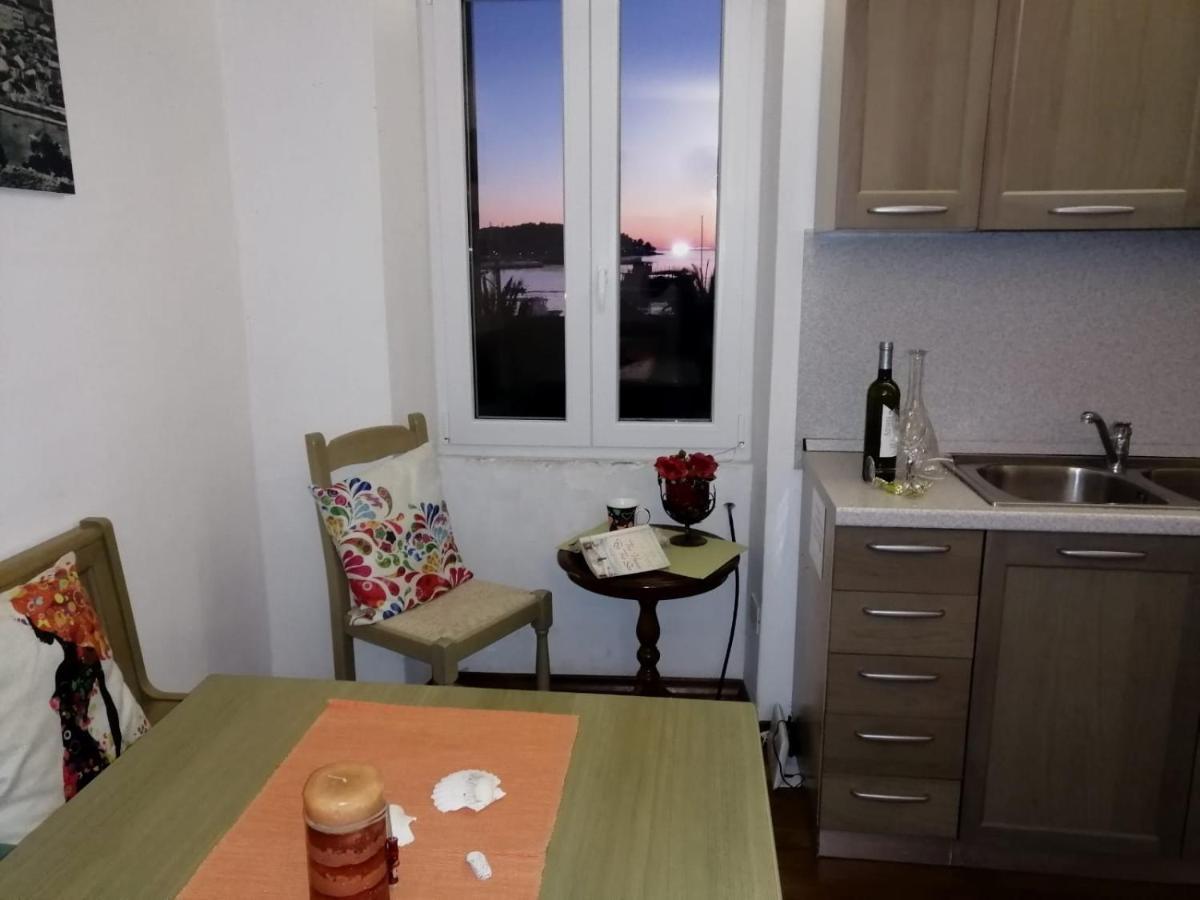 Havana - Apartment With Sea View Rovinj Kültér fotó